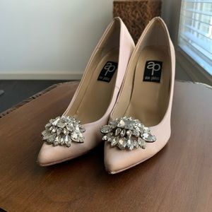 Alan Pinkus Blush jeweled women wedding high heels shoes size 5.5.